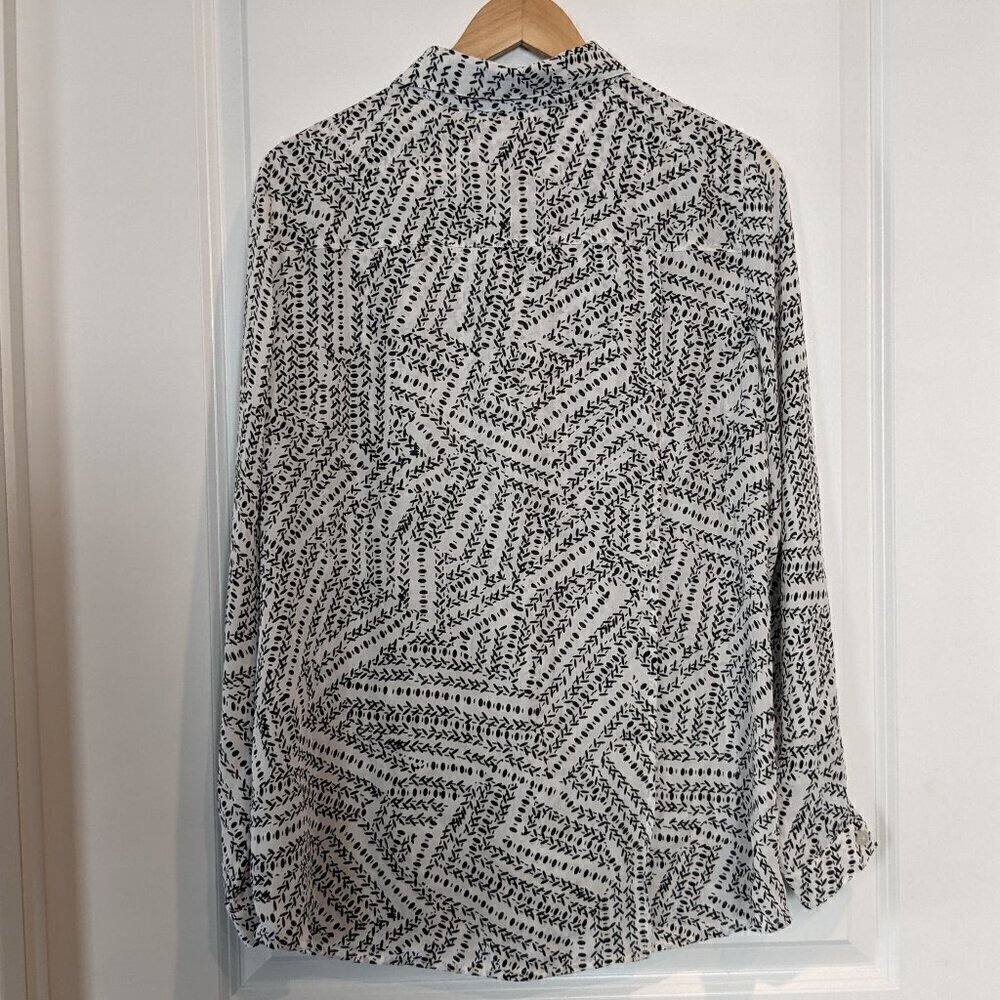 CAbi Button-up Blouse Womens M Black White Long Sleeve Split-Back Osaka Nights - Picture 7 of 16